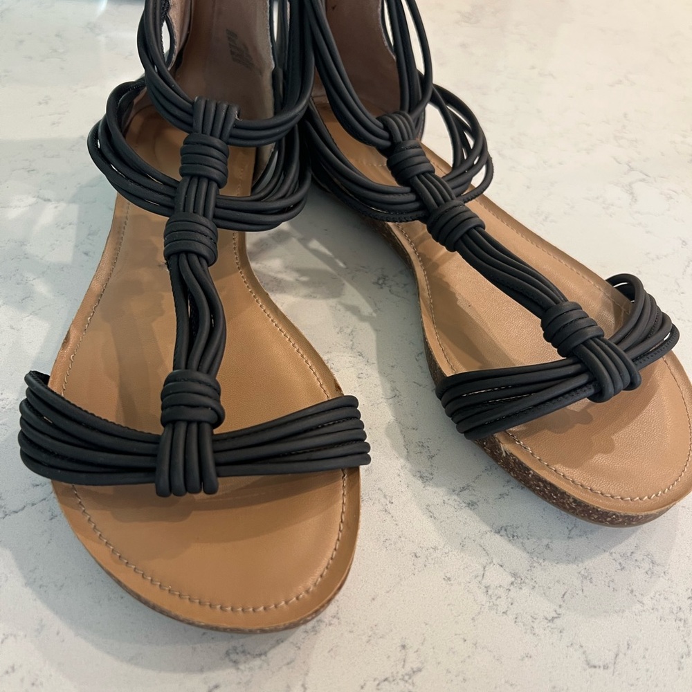 Adam Tucker Neve Black Strap Sandals Low Heel Women’s Size 10